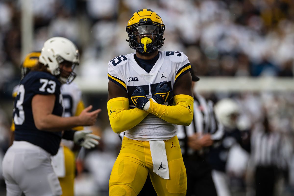 David Ojabo out of Michigan had a fantastic 2021 season with 11 sacks. He is a long framed athlete who wins with great technique and is an all round Edge defender. Ojabo has a great chance of going in the first round, let us know what you think of his game.