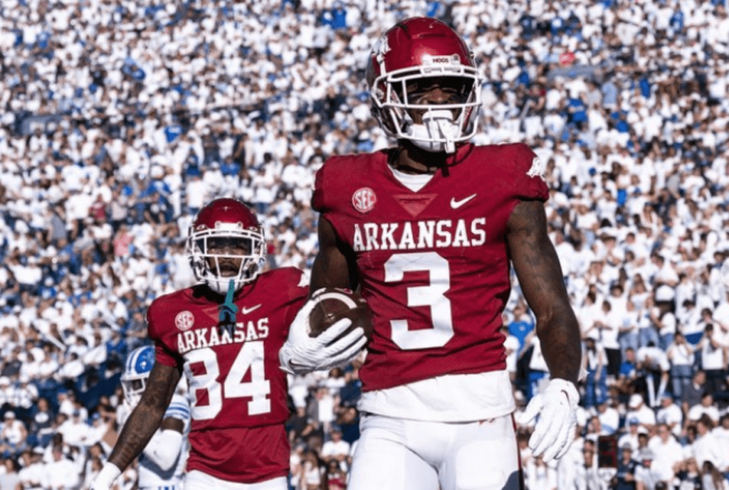 Matt Landers is a WR at Arkansas who possesses exceptional size, allowing his QB to have a great target to throw to. Hula Bowl scout Bryan Ault breaks down Landers as an NFL Draft Prospect in this article.