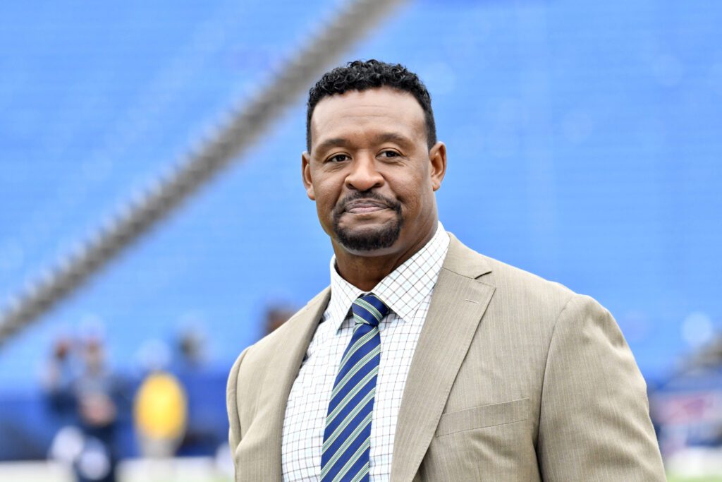 Former Patriots star pass rusher Willie McGinest was arrested in Los Angeles 