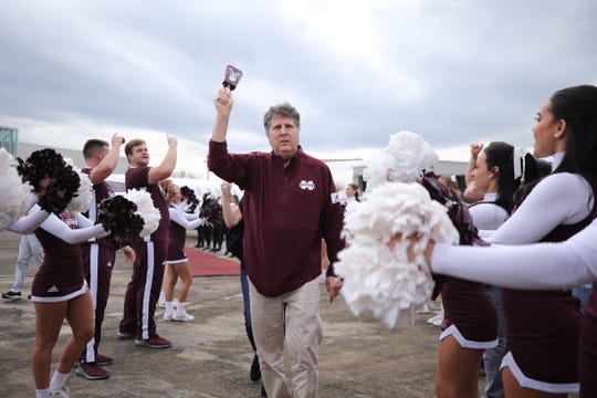 Mississippi State head coach Mike Leach rushed to hospital