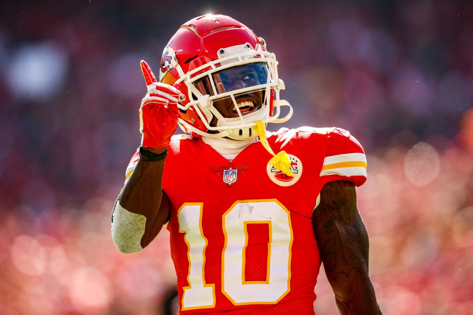 Chiefs are expected to trade star Wide Receiver Tyreek Hill To WHO?