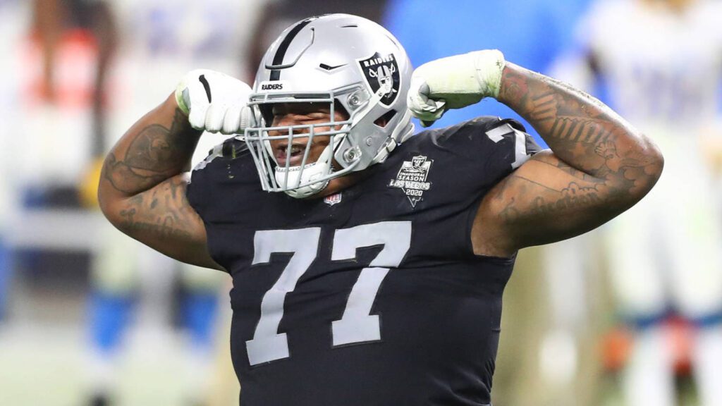 Trent Brown Raiders trade Chargers