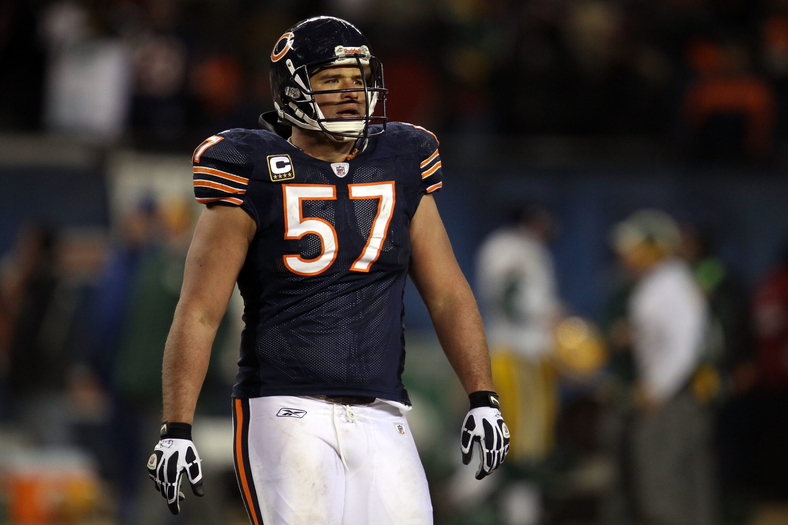 Former Chicago Bears offensive lineman Olin Kreutz is pissed off after Aaron Rodgers began screaming "I still own you".