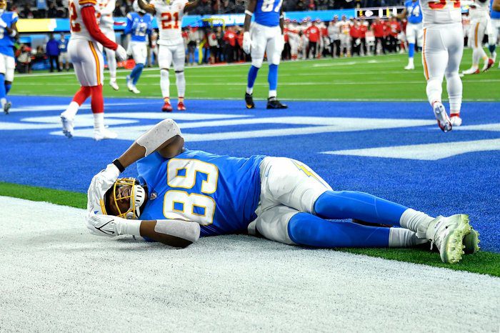 Dr. Jesse Morse quickly highlights a scary and rare injury to LA Chargers TE - Donald Parham Jr.