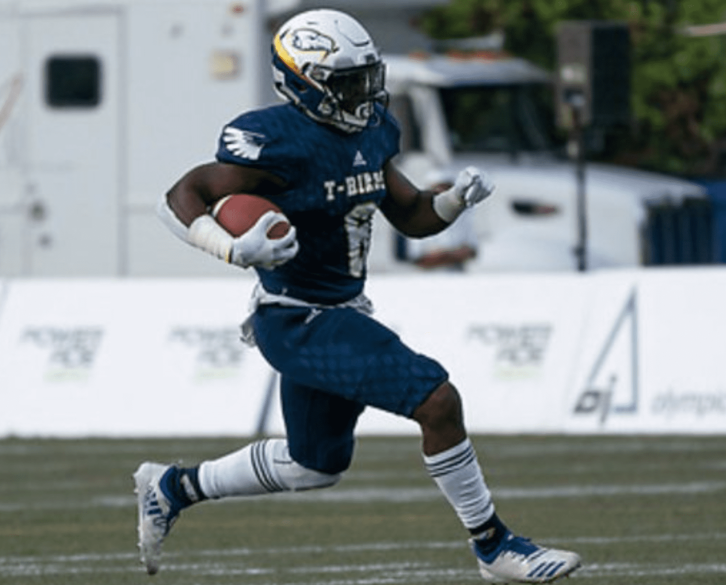 Ted Kubongo the fast and elusive running back from the University of British Columbia recently sat down with Justin Berendzen of NFL Draft Diamonds.