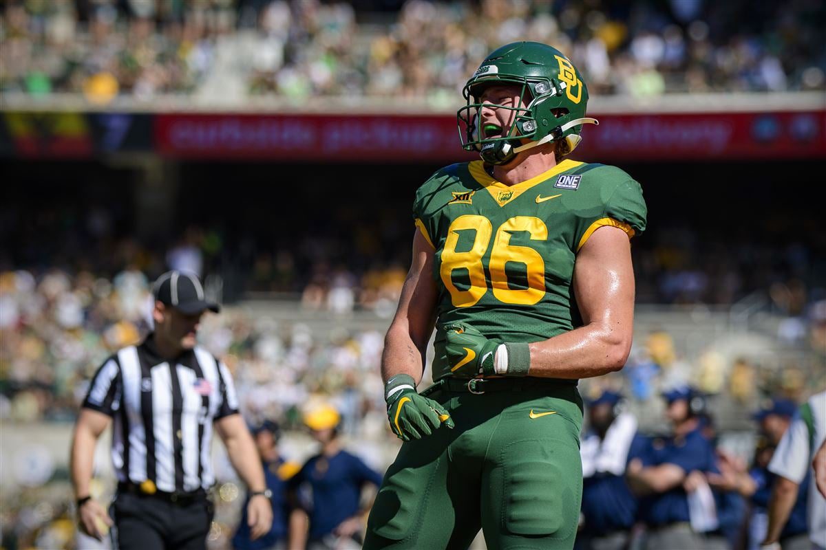 Ben Sims is one of the most talented tight ends in the 2023 Draft Class. Mike Bey Breaks down his skills in this scouting report.