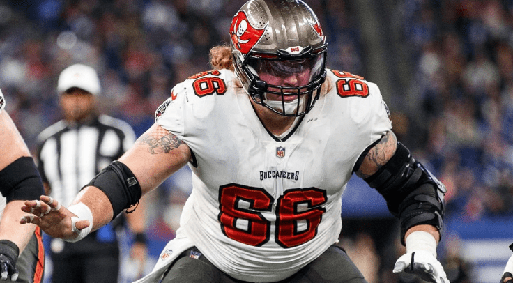 Buccaneers OL Ryan Jensen carted off the field with a knee injury