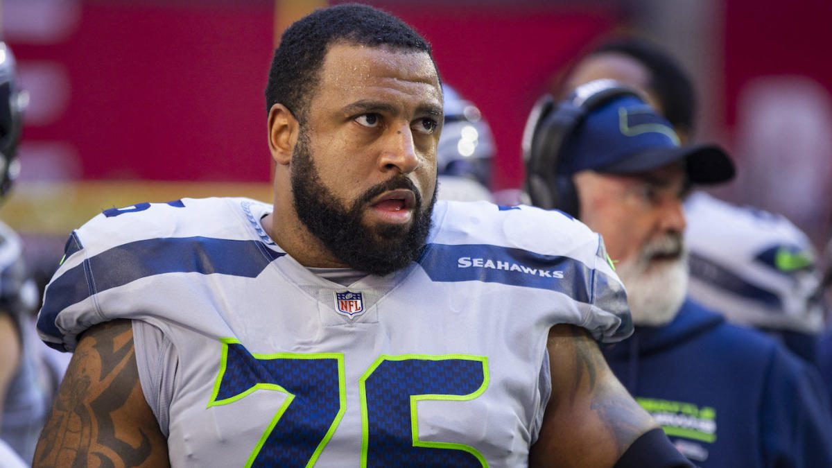 Former Pro Bowl offensive lineman Duane Brown was arrested at LAX Airport over the weekend.