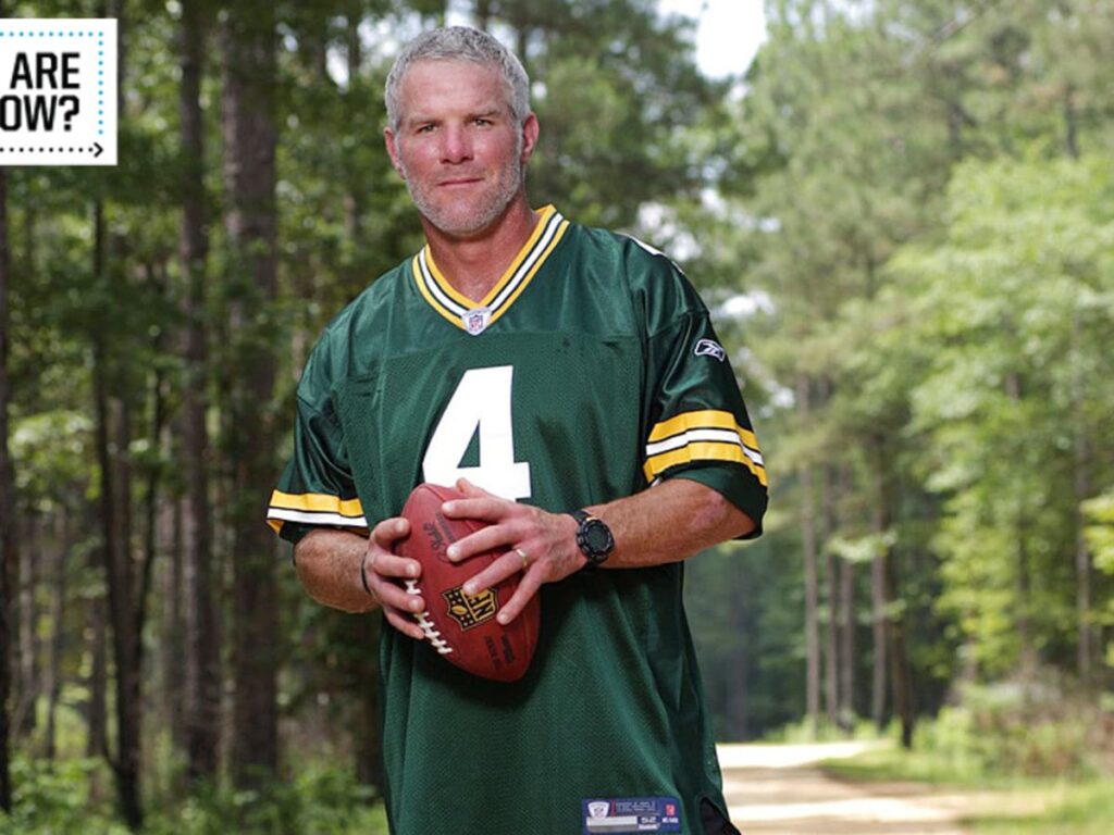Green Bay Packers legendary quarterback Brett Favre believes he has been concussed over 1000 times in his career.  
