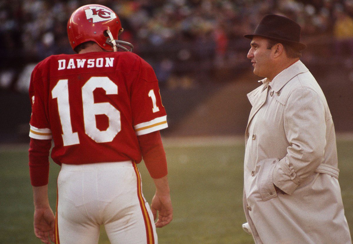 Chiefs legendary quarterback Len Dawson is dead at 87
