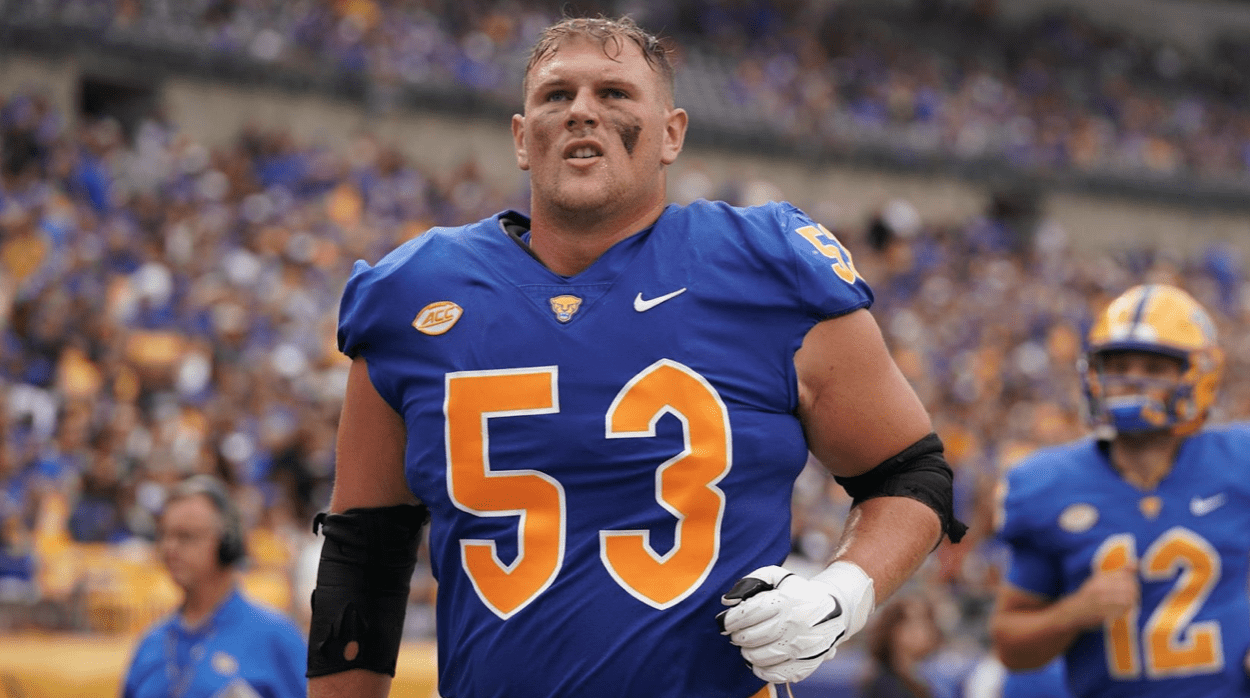 Jake Kradel has been an effective interior lineman for Pittsburgh over the past few years, showing the versatility to play guard and center. Hula Bowl scout Tully Hannah breaks down the strengths and weaknesses of Kradel as an NFL Prospect in this article.