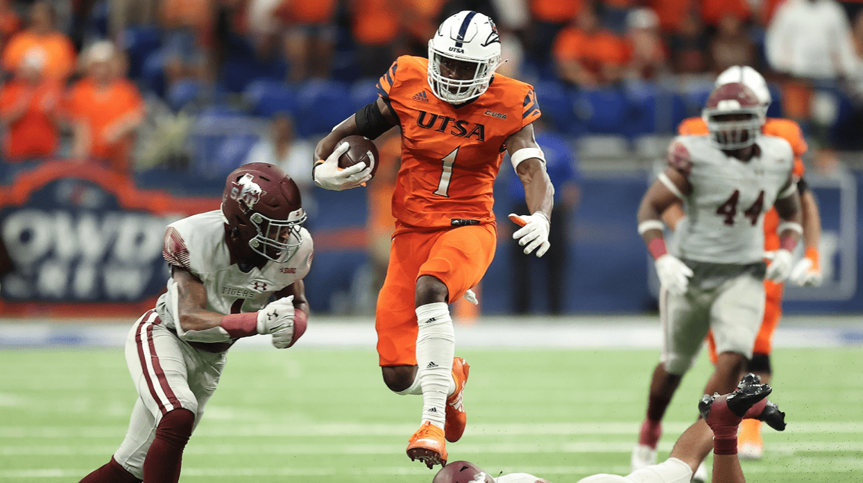 De’Corian Clark is a reliable receiver in the UTSA explosive offense who possesses great size and hands. Hula Bowl scout Derrick Deen breaks down Clark as an NFL Prospect in his report.