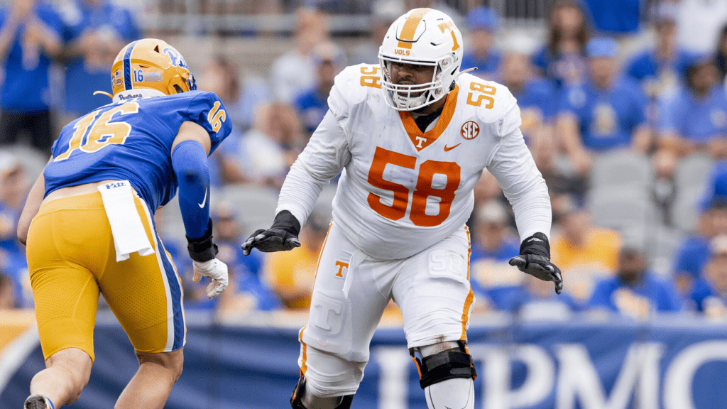 Darnell Wright is a mauler on the offensive line for the Tennessee Volunteers. Hula Bowl scout Mike Bey Breaks down Wright as an NFL Prospect in this scouting report.