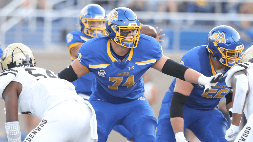 Garret Greenfield is an All-American Offensive Tackle at South Dakota State who possesses good overall athleticism and versatility. Hula Bowl scout Matthew Swanson breaks down Greenfield’s strengths and weaknesses as an NFL Prospect in this article.