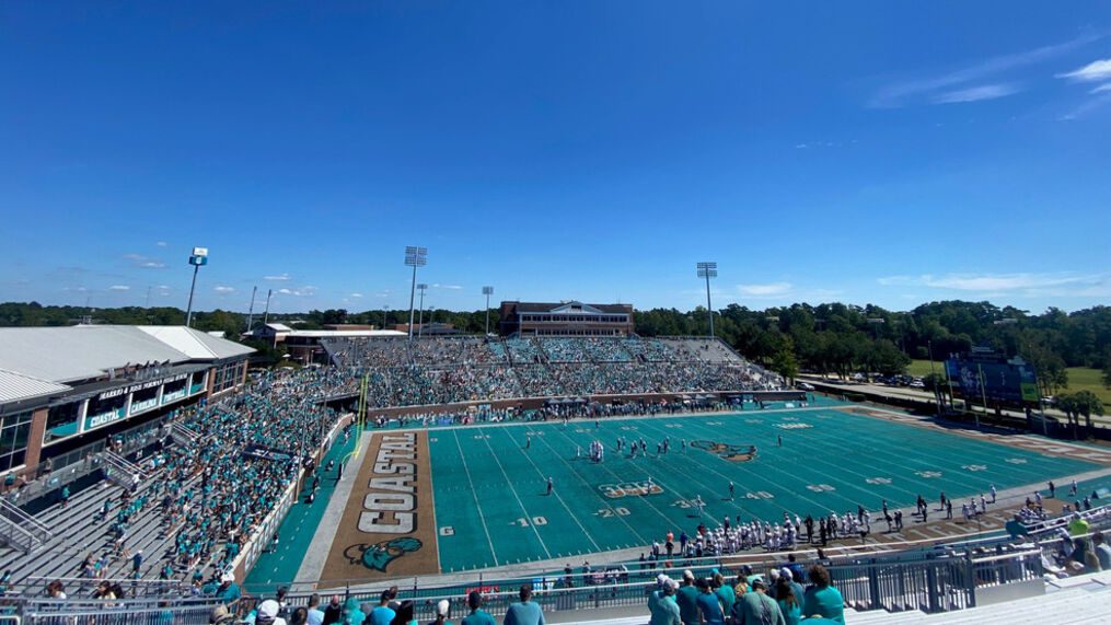 Coastal Carolina quarterback and tight end arrested for carrying a gun on campus