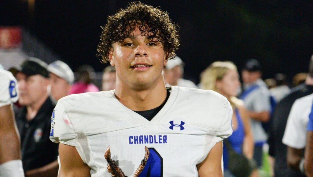 Notre Dame lands Brian Urlacher's son to play football 