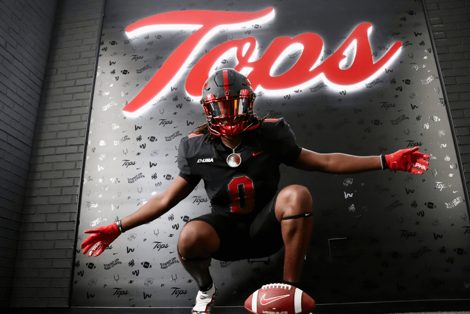 Kanye Gaines 6'4 220LB DE/OLB from Leesburg, FL