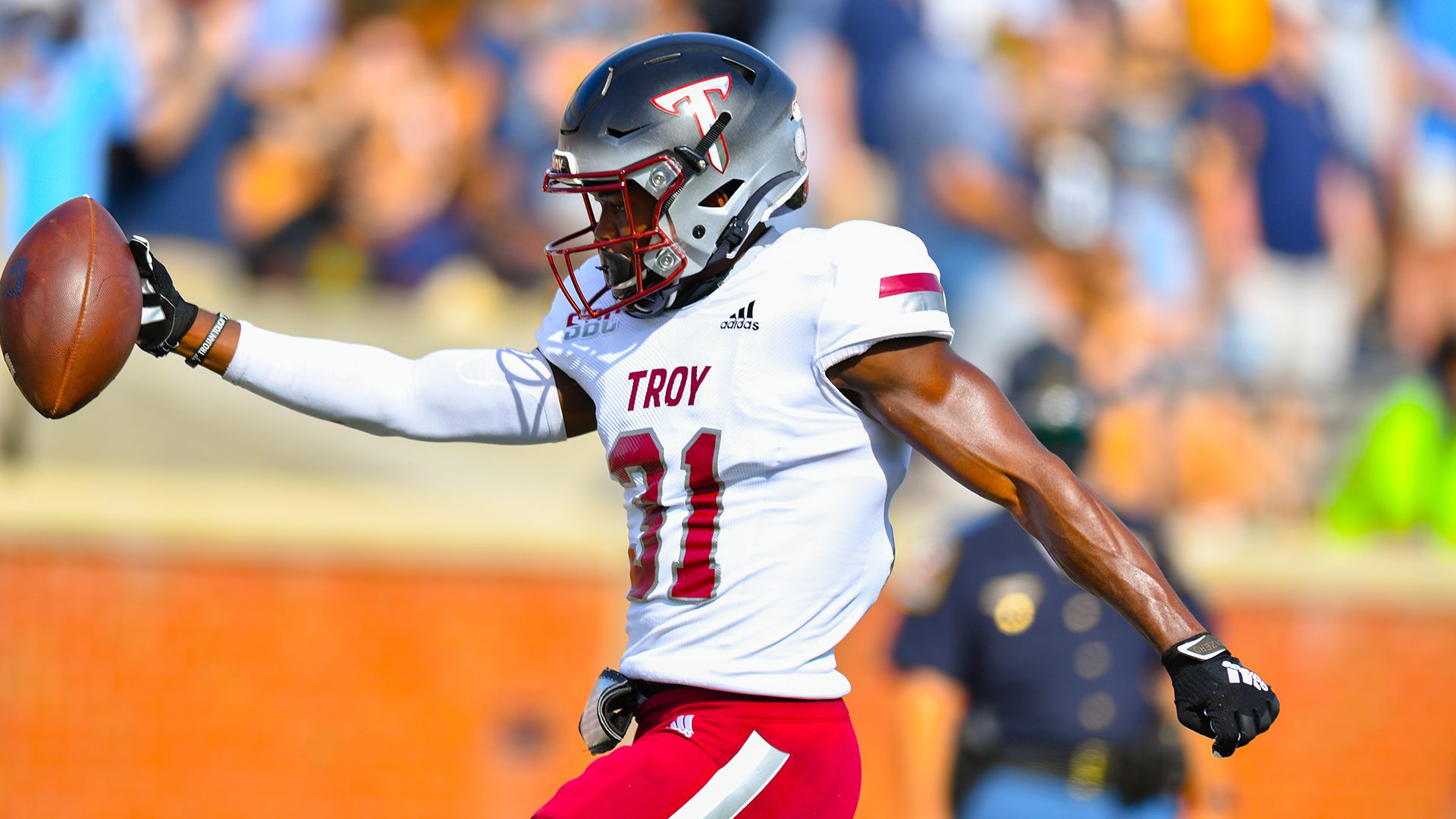 Dell Pettus is an effective run defender for the Troy Trojans who's a good open field tackler, Hula Bowl scout Tyler Moore breaks down Pettus as an NFL Prospect in his report.