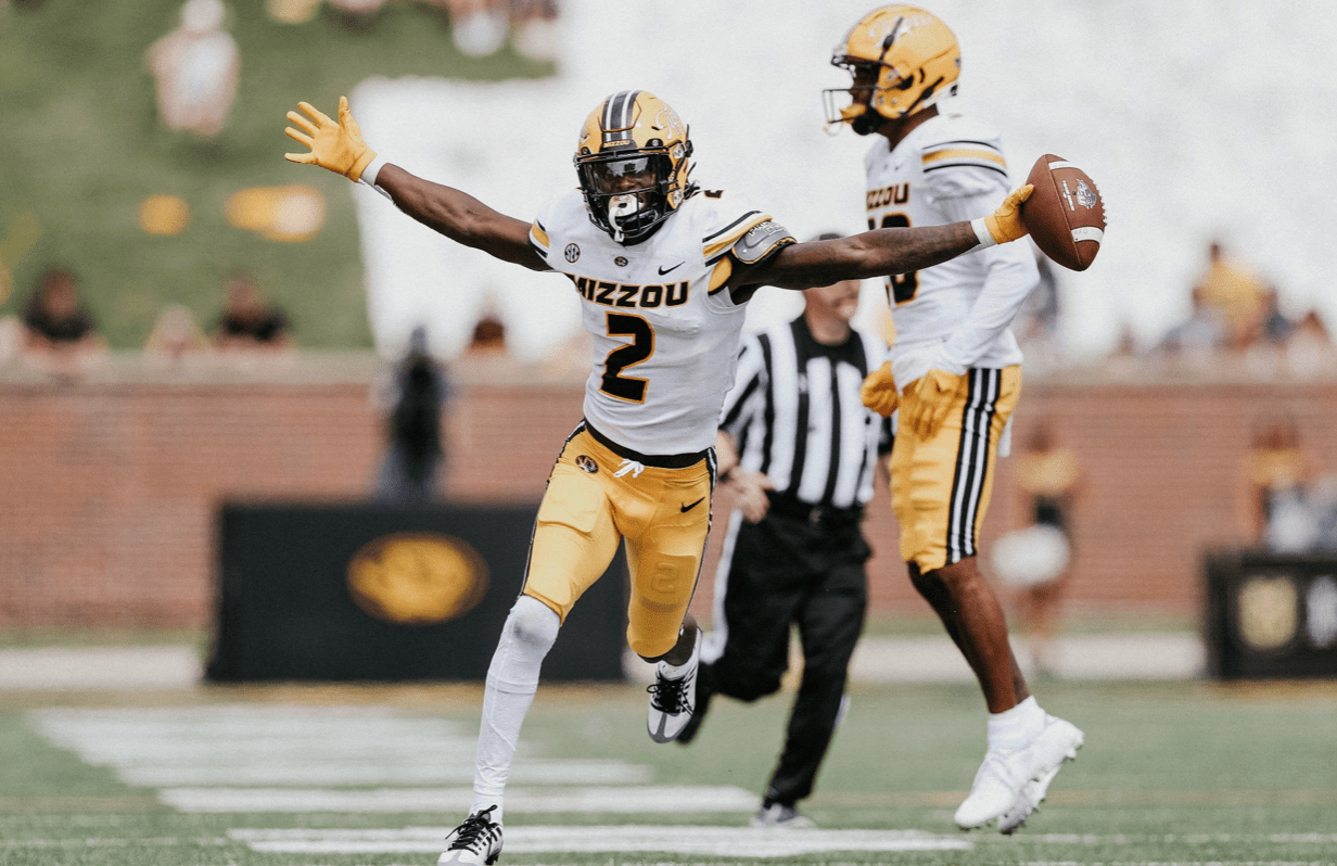 Ennis Rakestraw Jr is an aggressive DB for the Missouri Tigers who has solid competitive toughness. Hula Bowl scout PJ Hardaway breaks down Rakestraw as an NFL Prospect in his report.