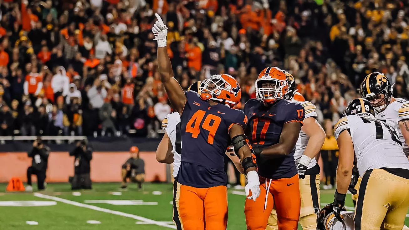 Seth Coleman is a star pass rusher at Illinois who exhibits good closing speed and a solid motor. Senior Hula Bowl scout Mike Bey breaks down Coleman as an NFL Prospect in his report.