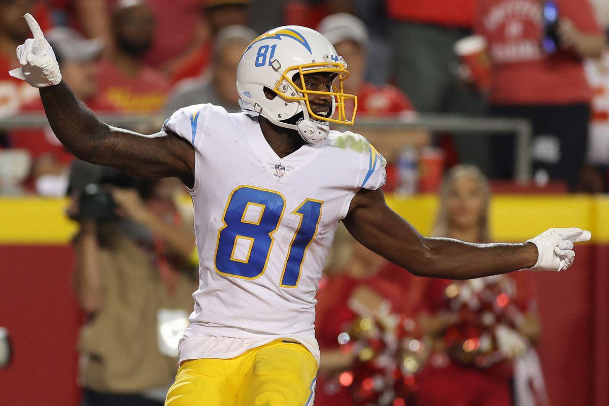 Mike Williams - Significant Knee Injury? | Will the Chargers lose their star WR for the year?