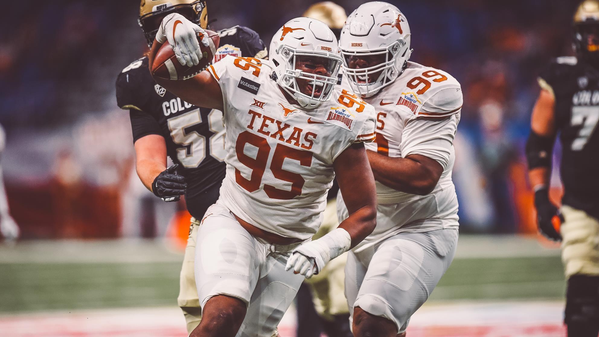 Alfred Collins is a versatile lineman for the Texas Longhorns who exhibits above-average play strength and excellent length. Senior Hula Bowl scout Mike Bey breaks down Collins as an NFL Prospect in his report.