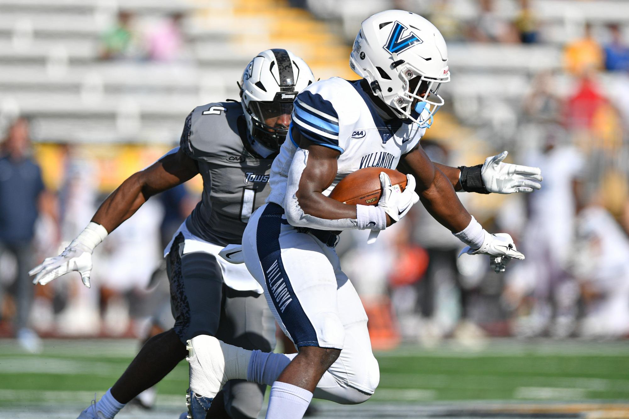 TD Ayo-Durojaiye is a do-it-all type of back at Villanova, displaying effectiveness as a runner, receiver, blocker and specialist. Hula Bowl scout Ian McNice breaks him down as an NFL Prospect in his report.