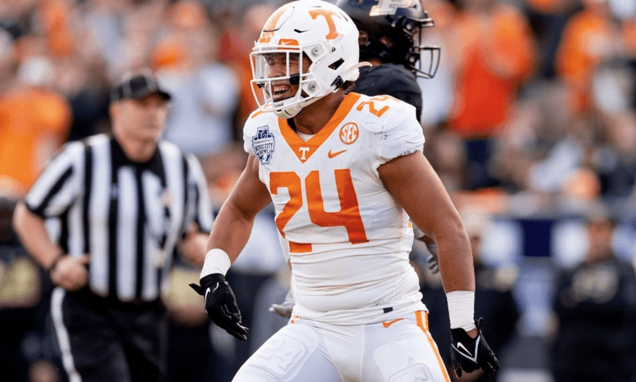 Aaron Beasley is an exceptional LB for Tennessee with good instincts and closing speed. Hula Bowl scout Justyce Gordon breaks down Beasley as an NFL Prospect in his report.