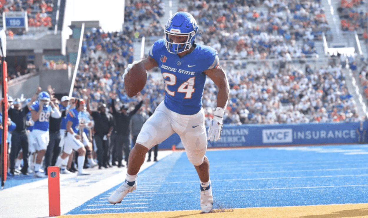 George Holani is a solid overall RB for Boise State who displays good vision as a runner and quality hands as a receiver. Hula Bowl scout Scoop Reed breaks down Holani as an NFL Prospect in his report.