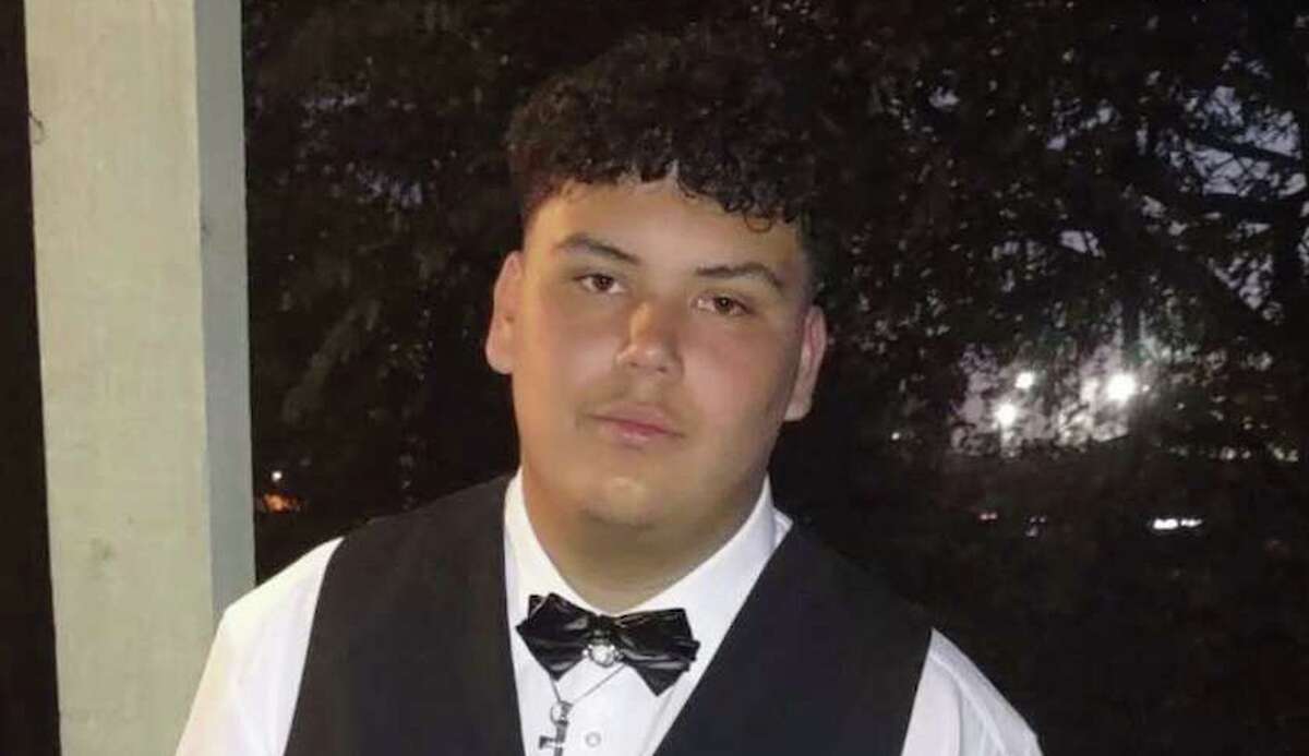 Connecticut high school football player has died after collapsing on the practice field