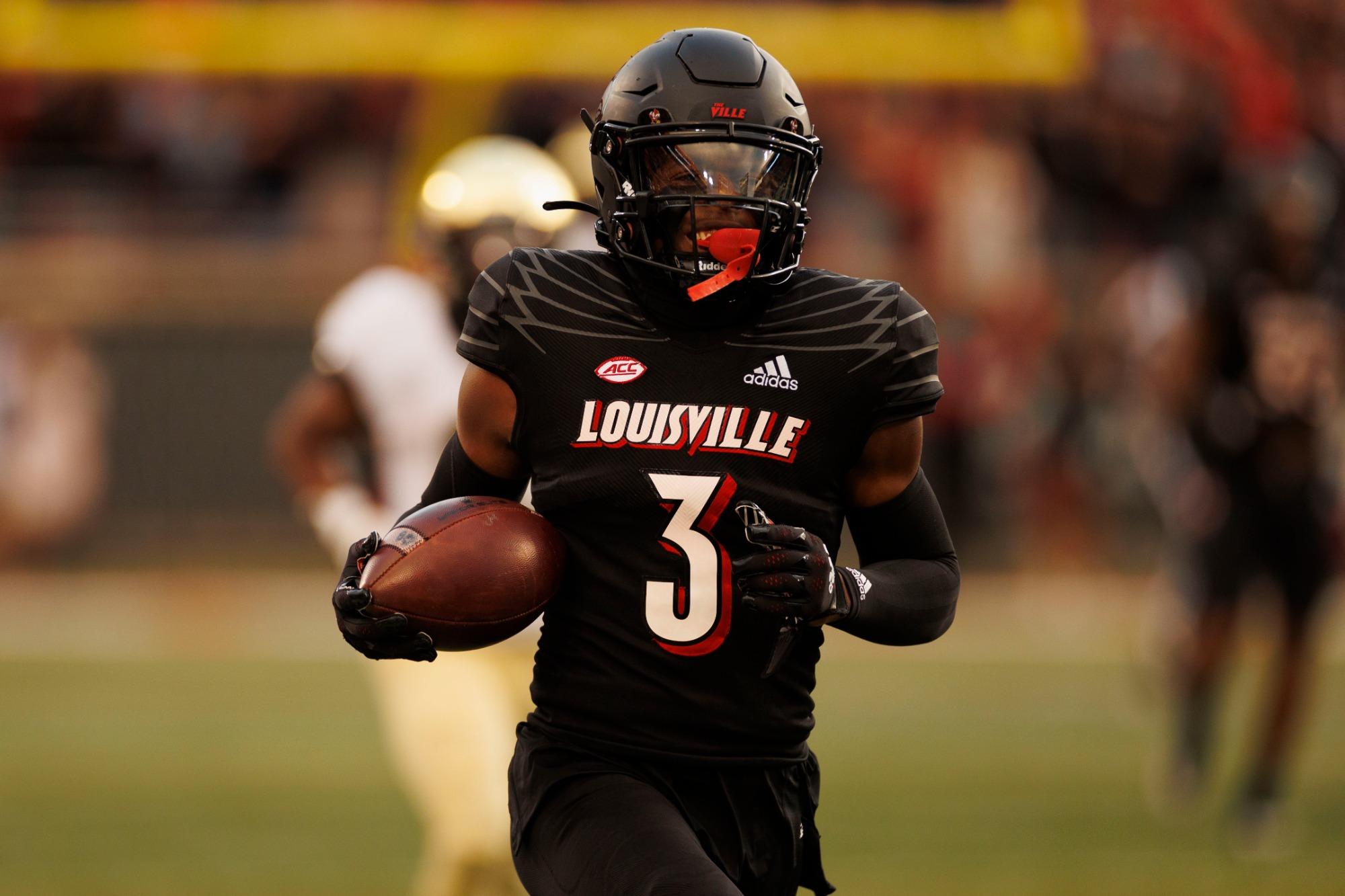 Quincy Riley is a savvy CB at Louisville who displays good instincts and great speed. Hula Bowl scout Brinson Bagley breaks down Riley as an NFL Prospect in his report.