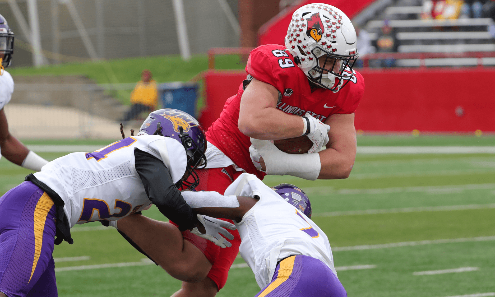 Cam Grandy has been a pivotal part of the Illinois State offense as a reliable receiver and quality blocker. Senior Hula Bowl scout Mike Bey breaks down Grandy as an NFL Prospect in his report.