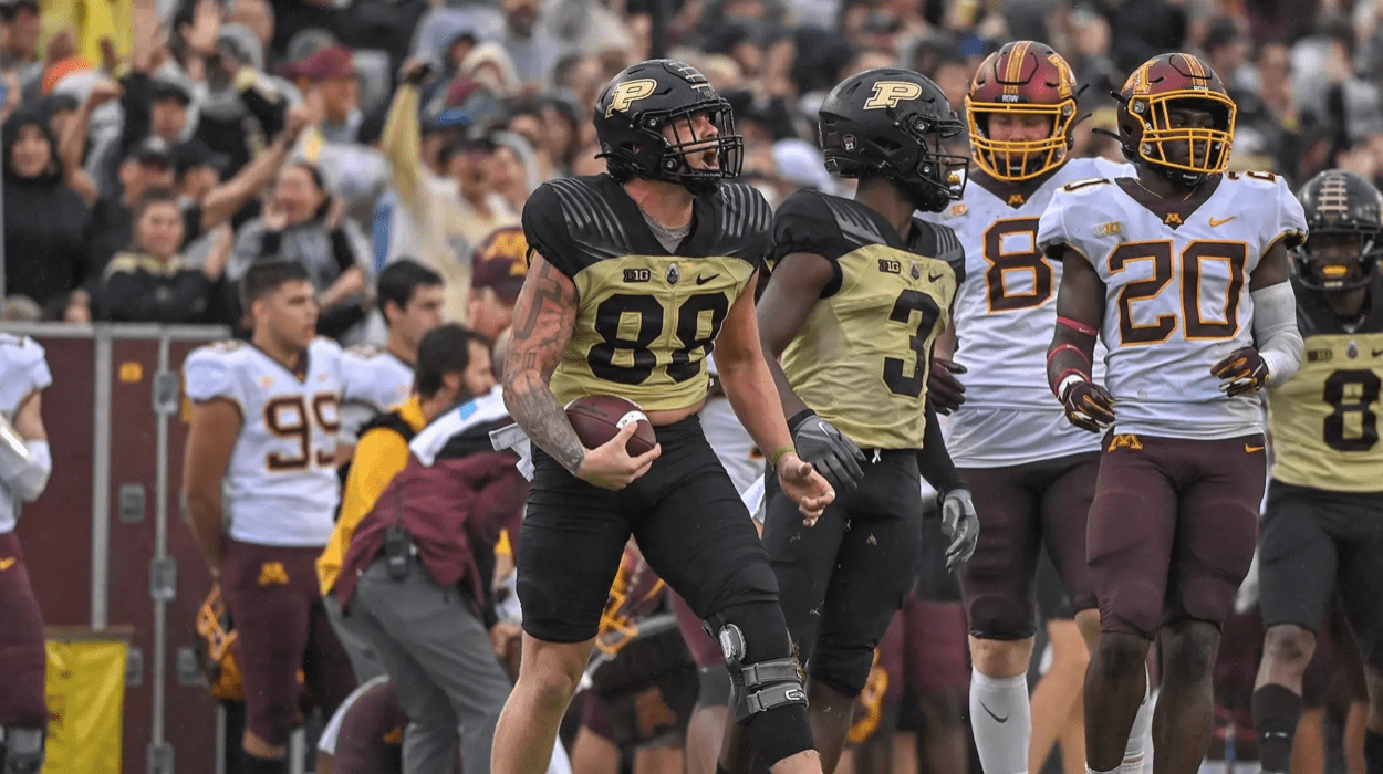 Garrett Miller is a solid overall TE for Purdue who's a great run blocker and also gets good separation as a receiver. Hula Bowl scout Ian McNice breaks down Miller as an NFL Prospect in his report.