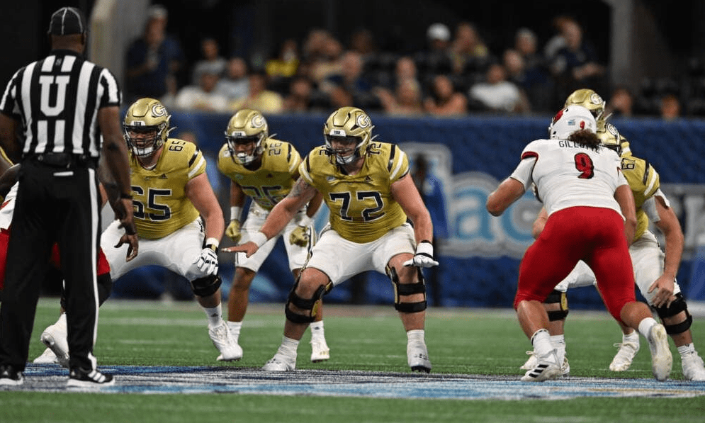Connor Scaglione is a powerful blocker with solid lateral quickness at Georgia Tech. Senior Hula Bowl scout Mike Bey breaks him down as an NFL Prospect in his report.