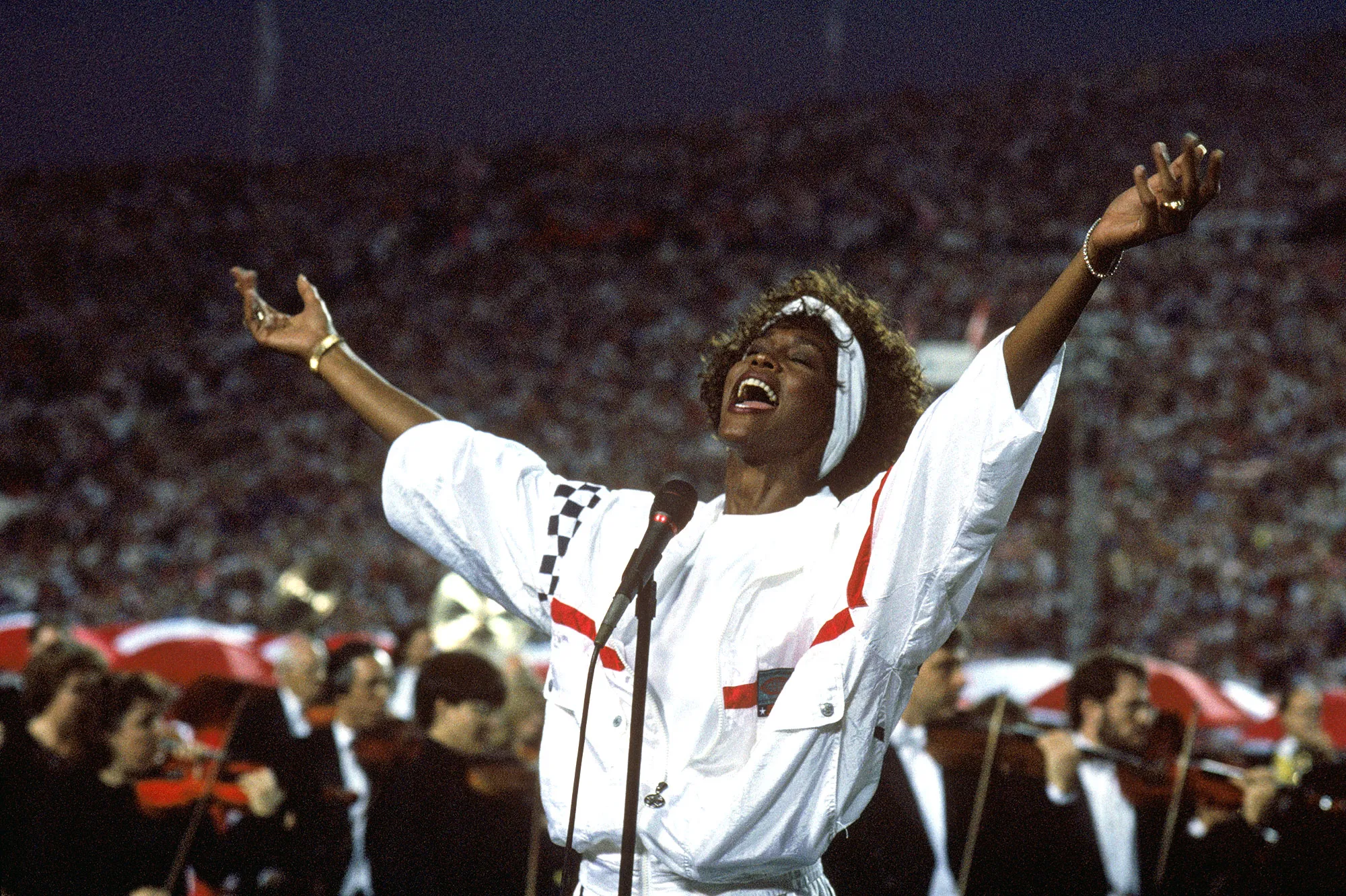 Who performed the Star Spangled Banner at the Super Bowl the best?