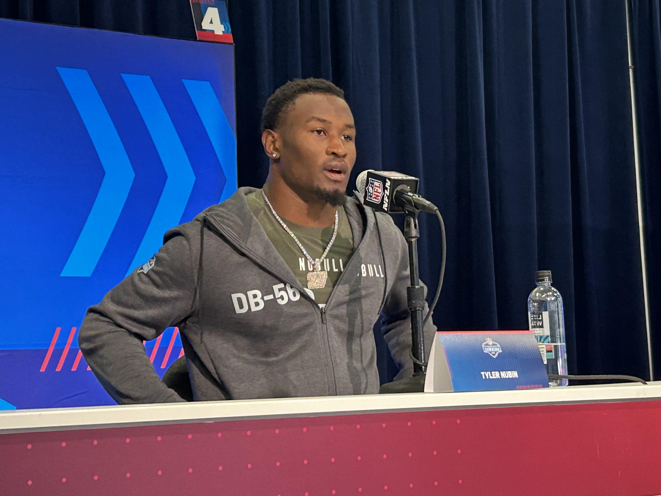 Minnesota safety Tyler Nubin models himself after Antoine Winfield Jr.