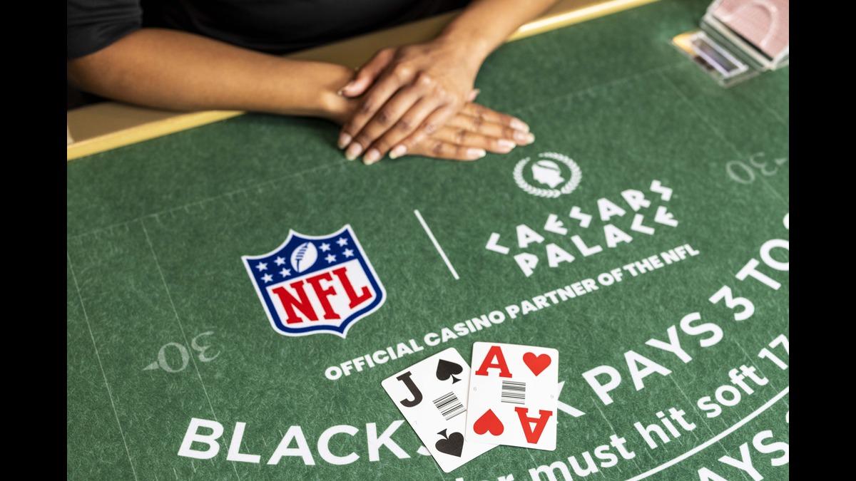 The Relationship Between Online Casino Design and Player Behavior