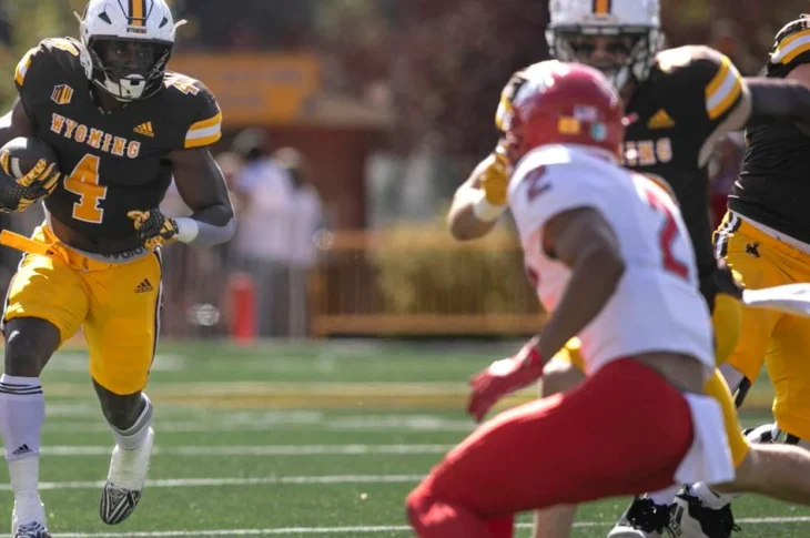 Harrison Waylee is an undersized running back with impressive acceleration, burst and toughness. Plays hard and rough and doesn’t shy away from contact