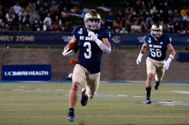 Lan Larison is a tough, reliable weapon in the UC Davis offense who's an effective runner and receiver. Senior Hula Bowl scout Mike Bey breaks down Larison as an NFL Prospect in his report.