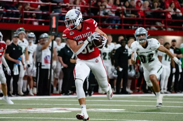 J. J. Galbreath is a solid receiver and run blocker at South Dakota. Senior Hula Bowl scout Mike Bey breaks him down as an NFL Prospect in his report.