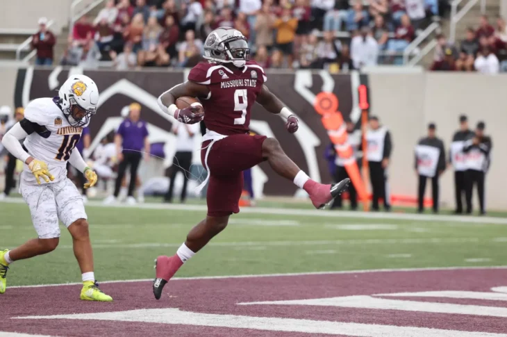 Jacardia Wright is a strong, bruising runner who displays above-average balance and the ability to run through contact in Missouri State's offense. Hula Bowl scout Bryan Ault breaks him down as an NFL Prospect in his report.