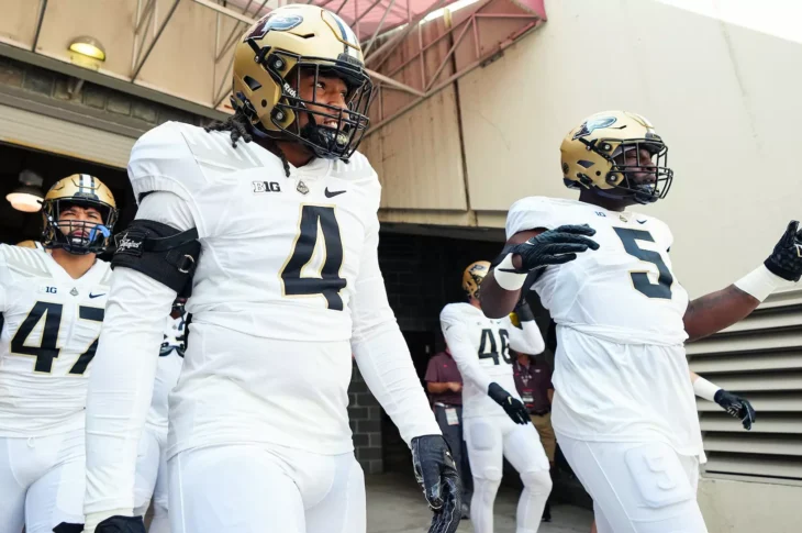 Kydran Jenkins is a solid pass rusher for Purdue who boasts impressive bend and flexibility. Hula Bowl scout Justyce Gordon breaks him down as an NFL Prospect in his report.