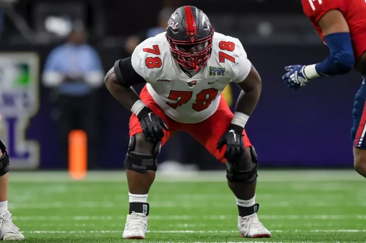 Quantavious Leslie is a fierce competitor on Western Kentucky's offensive line who showcases good play strength and a solid anchor. Hula Bowl scout Tyler Moore breaks him down as an NFL Prospect in his report.