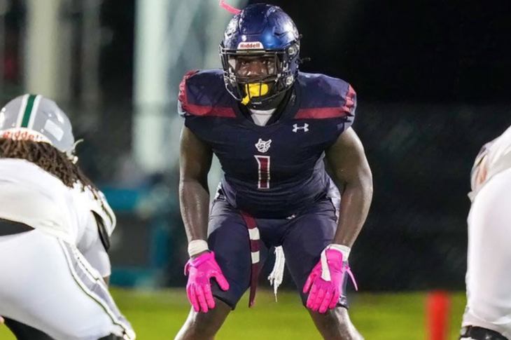 Get to know Kendall Wilson II, LB/OLB from St. Thomas University. Discover his football skills and his passion for finding a cure for cancer.