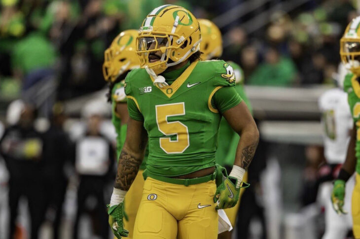 Get to know Kobe Savage: a talented DB from the University of Oregon. Discover his journey and passion for football.