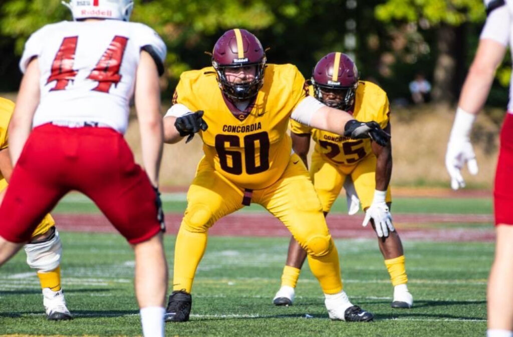Meet Félix Despins, an OL from Concordia University. Discover his journey in football and the moments that shaped his career.