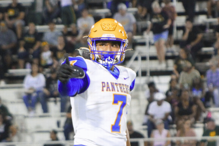 High School football player was stabbed and killed outside of Mall in California