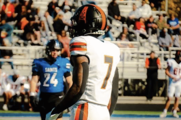 Meet Delon Hurt, a talented WR from the University of Findlay, who shares his football journey and inspirations.