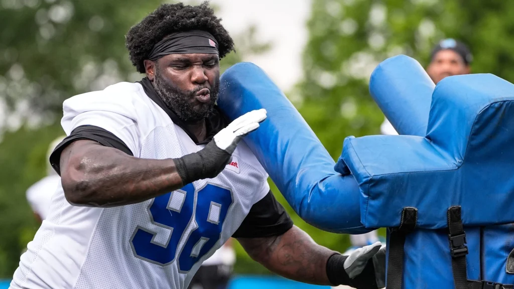 Buffalo Bills should make a huge push to sign defensive lineman D.J. Reader