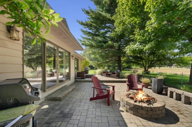 How to Create the Perfect Backyard Setup for Football Season